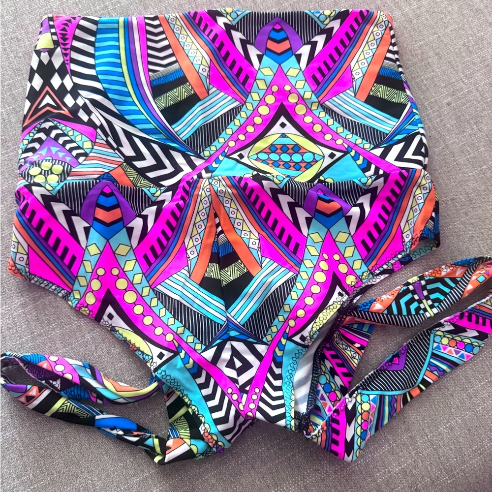 Custom garter shorts from pole con